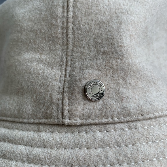 Hermes Calvi Bucket Hat in Cashmere - Picture 7 of 11
